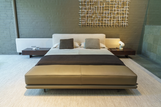 Horizonte king bed setting